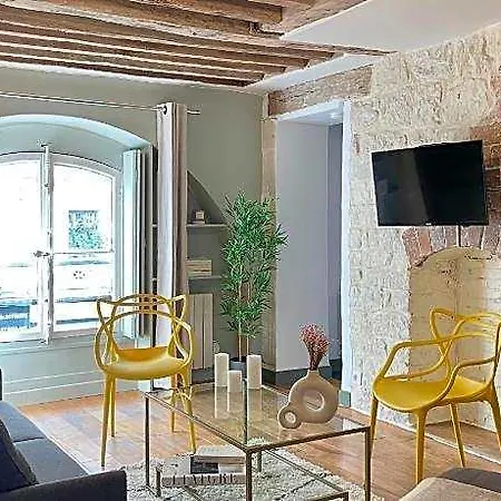 Hotell Charming Flat In Olympic Games 2024 3*