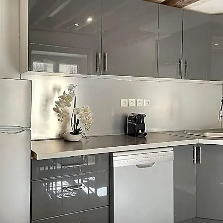 Charming Flat In Olympic Games 2024 Szálloda
