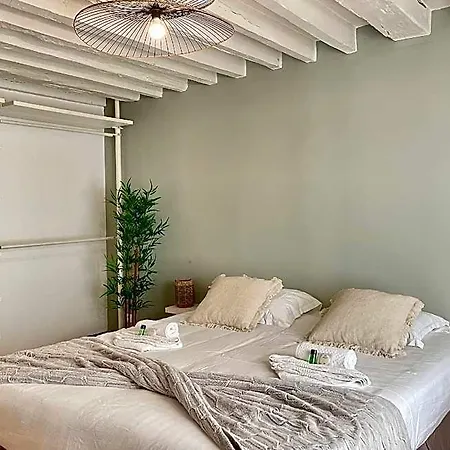 Charming Flat In Olympic Games 2024 Szálloda 3*